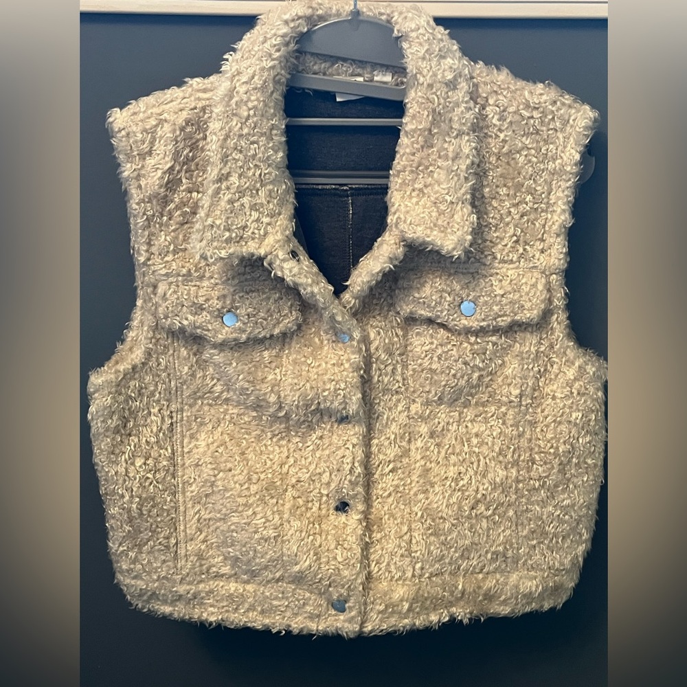 GAP Cream Sleeveless Sherpa Vest/Jacket